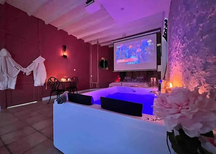 Romance - Jacuzzi * מורה-סור-לואה